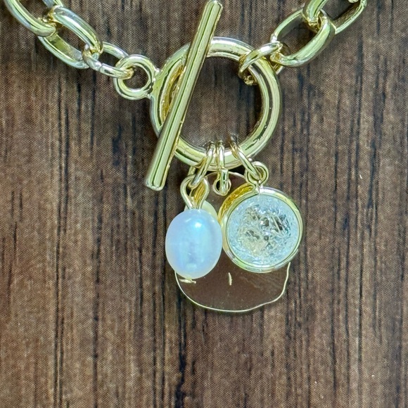 Loft toggle charm bracelet - Picture 7 of 10